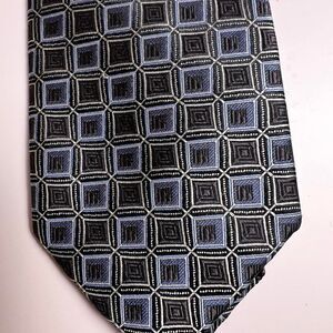 NWT JOS A Bank Men's necktie Signature Black & Blue Silk‎ Tie